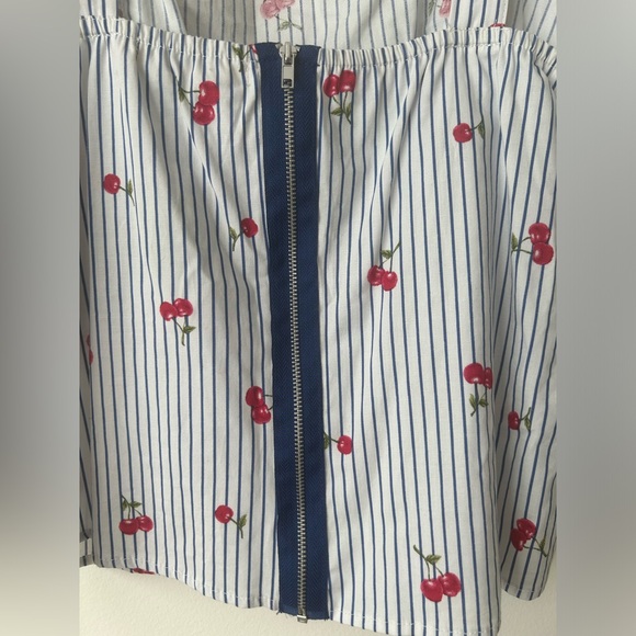 Liberty Love cherry top size medium - Picture 5 of 5